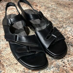 SAS Slingback Adjustable Tripad Comfort Black Leather Sandals Womens 7